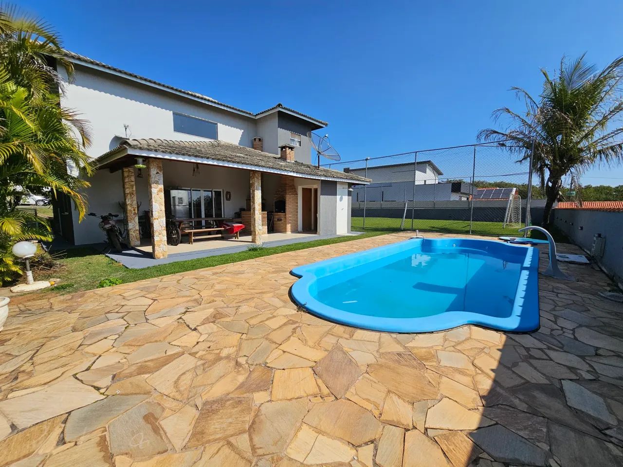 Sobrado Com Piscina, Playground E Campinho No Ninho Verde 1