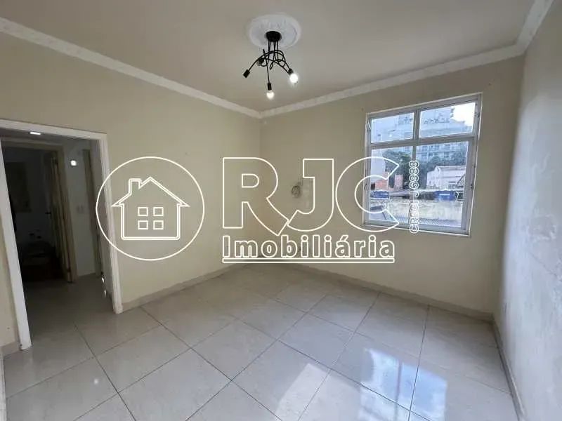 Oportunidade sala 2 quartos próximo polo gastronômico Praça Vanhargem