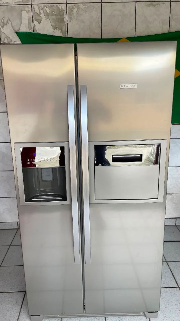 Geladeira Electrolux Inox side by side