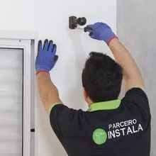 INSTALAÇÃO DE CORTINAS - Foto 2