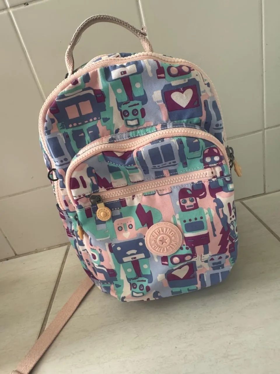 Mochila kipling semi nova 