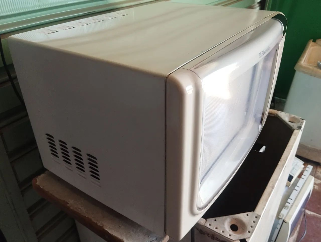 MICROONDAS ELECTROLUX 31 L - Foto 3