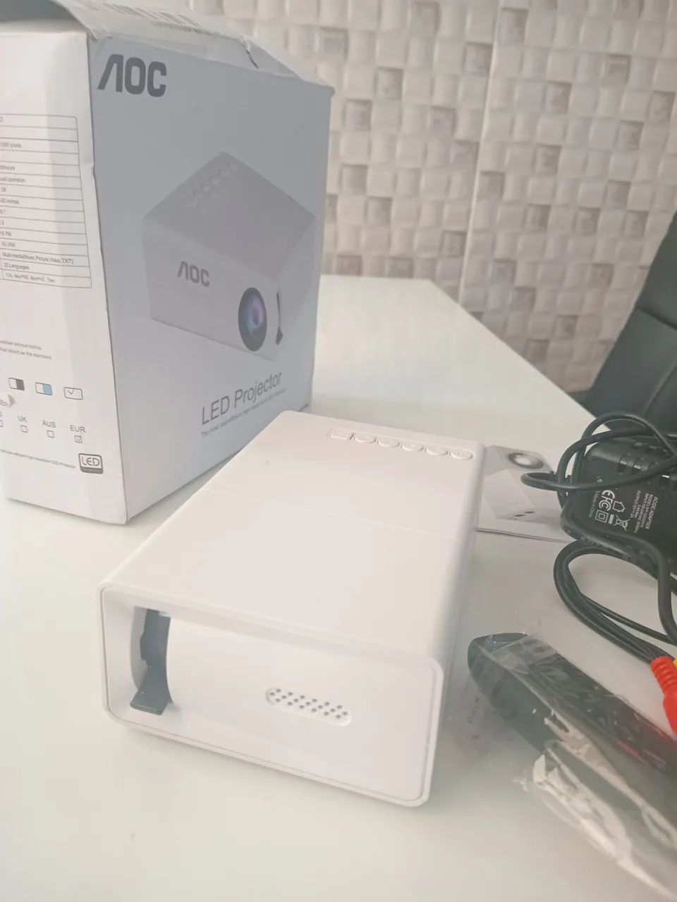 Mini projetor LED AOC Q1 - Foto 5