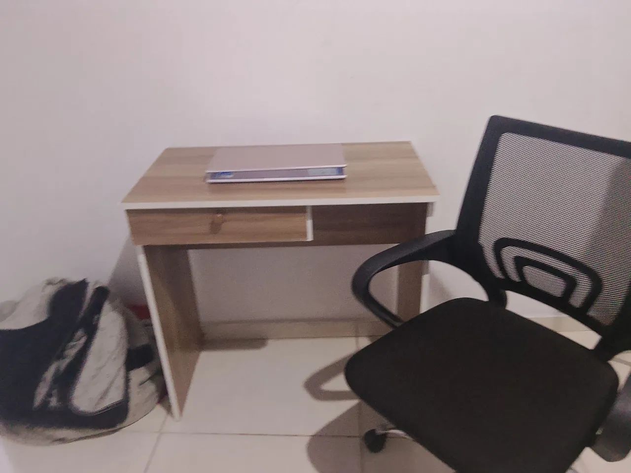 Mesa estilo escrivaninha 