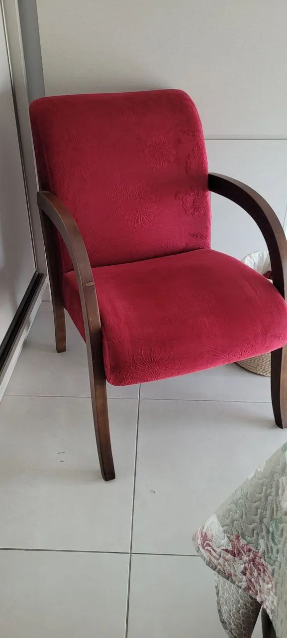 Poltrona com madeira maçiça - Foto 4