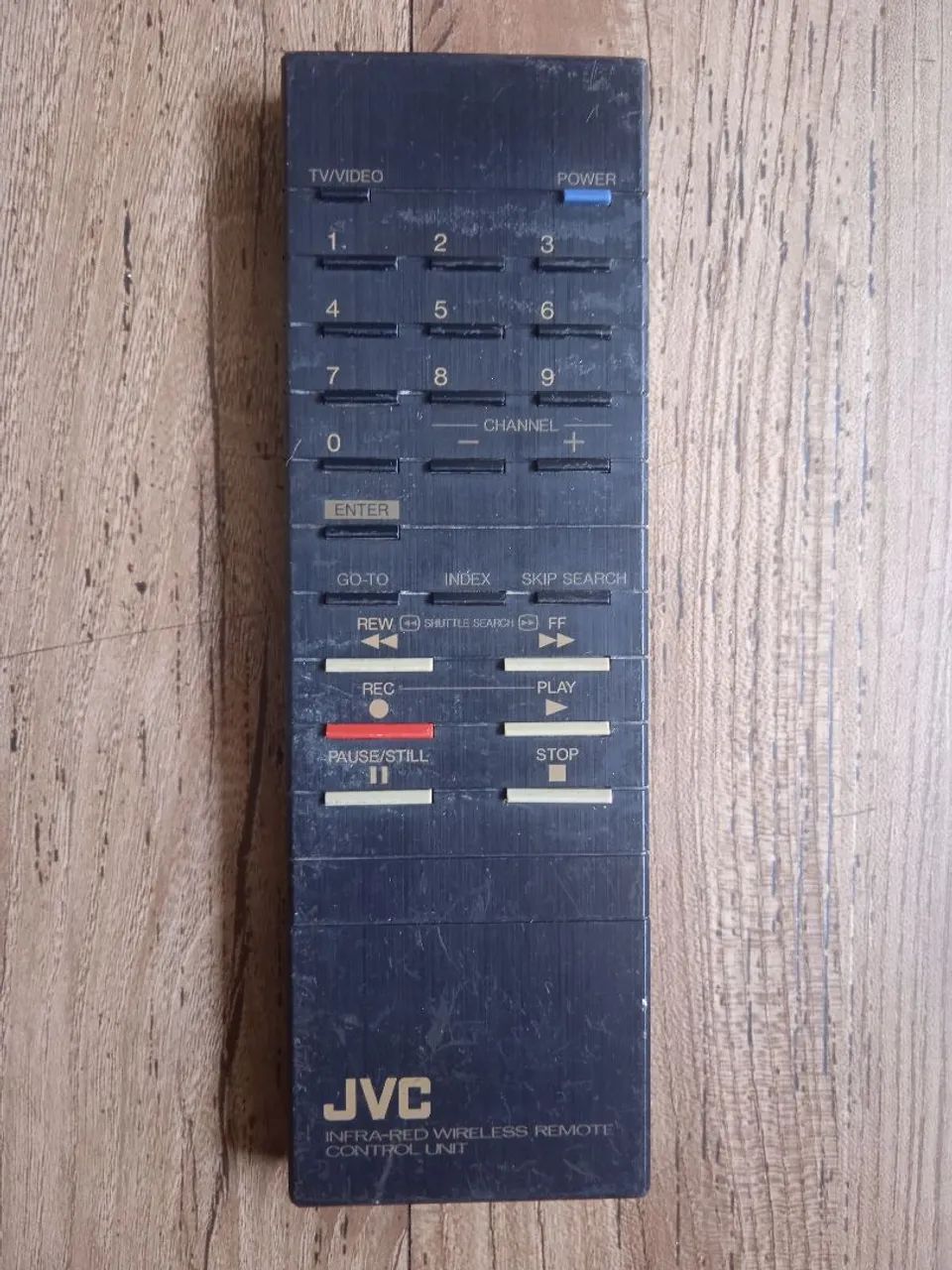 Controle remoto JVC para videocassete modelo HR-J507MS funcionando <br>