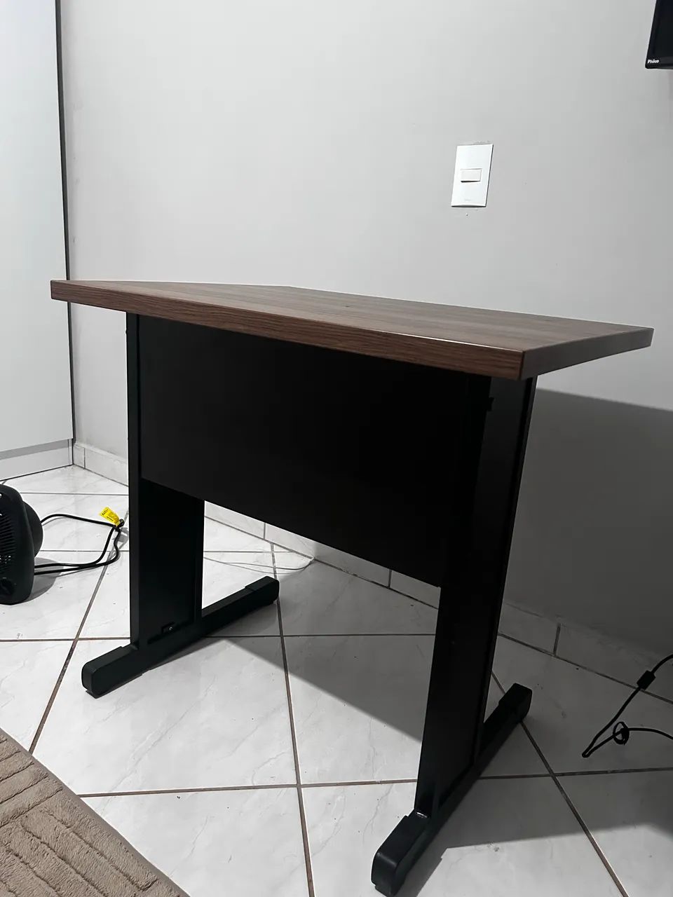 Mesa de escritório compacta 