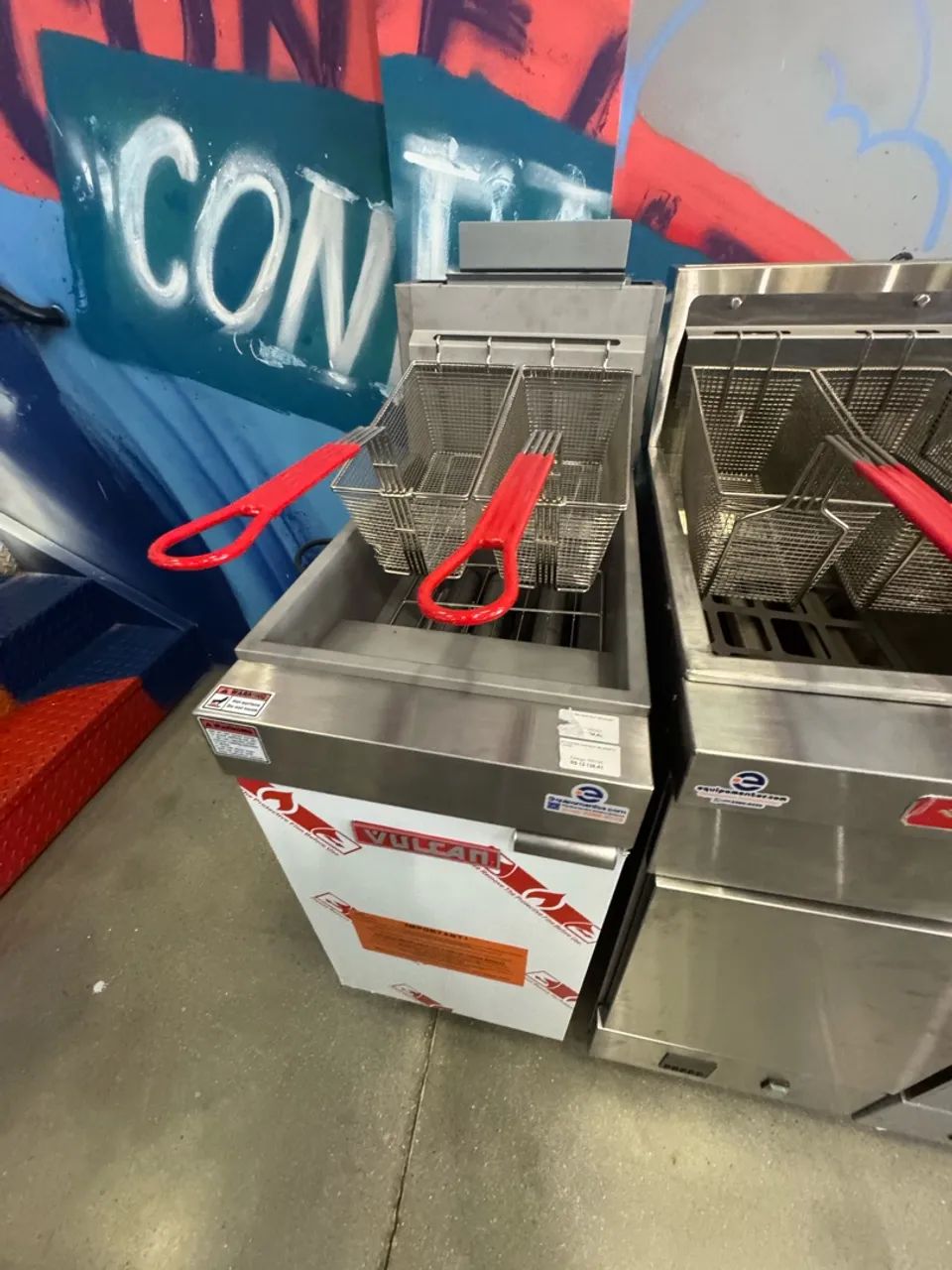 Fritadeira 20 litros Vulcan LG300- 2 cestos Nova  - Foto 3