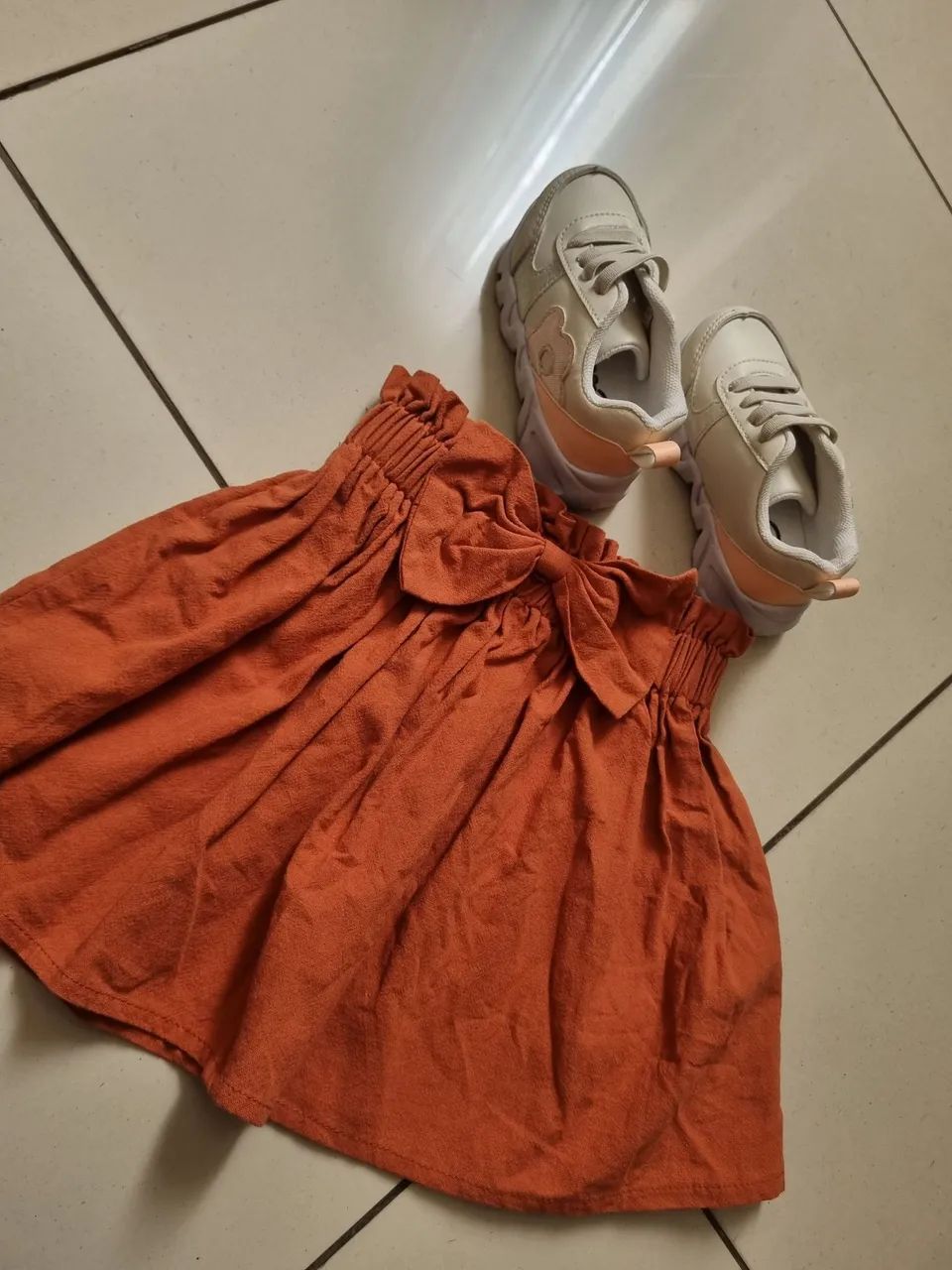 Infantil kit saia e tenis