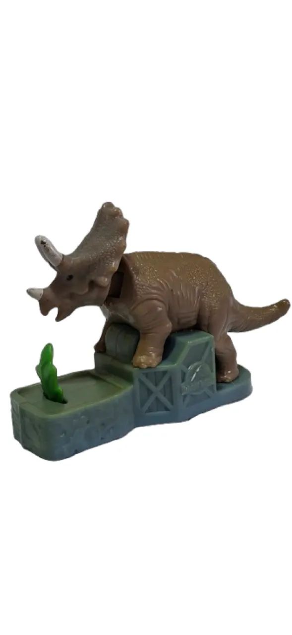 Boneco Triceratops Jurassic World Reino Ameaçado McD's 2018 - Foto 3