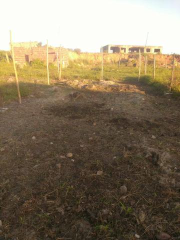 Terreno ( Fundo da creche em construção , com quatorze topo de laje feitas) - Foto 2