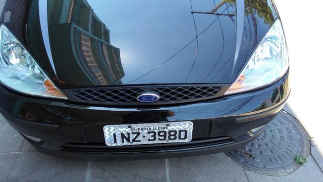 Focus Hatch GLX 2.0, 91 mil km, particular, nunca bateu, motor Duratec 147 cv - Foto 4