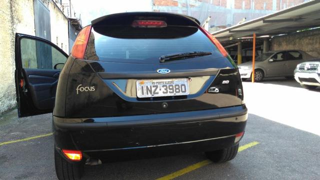 Focus Hatch GLX 2.0, 91 mil km, particular, nunca bateu, motor Duratec 147 cv - Foto 6