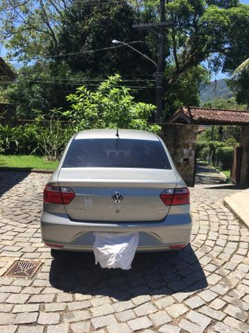 Vendo Voyage 1.6 completo 2016 com GNV - Foto 2