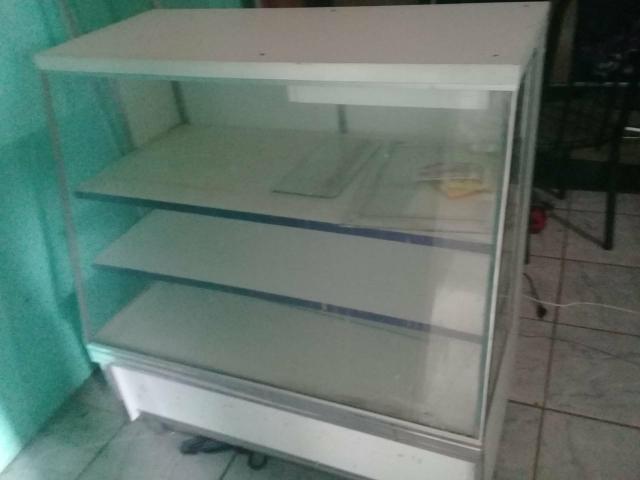 Vendo um balcão. para pão ou bolos . etc - Foto 2