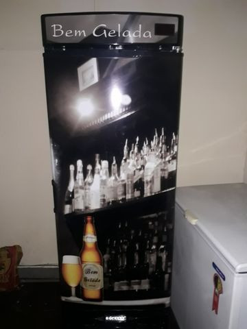 Cervejeira Porta com Adesivo Profissional Gelopar 220V - Foto 2