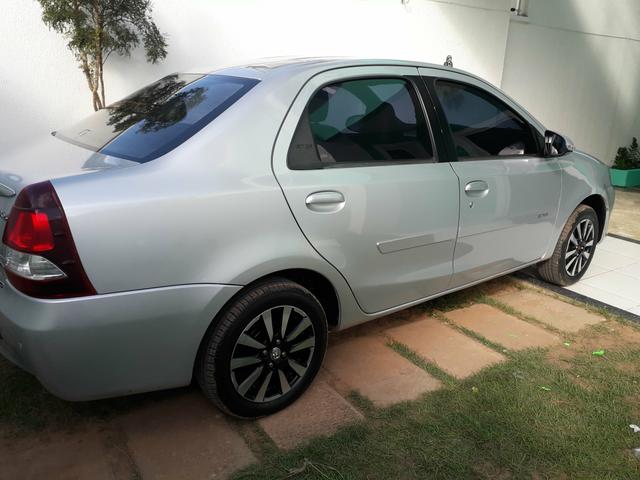 Toyota Etios Sedan Platinum 1.5 manual Ipva 2020 - Foto 2