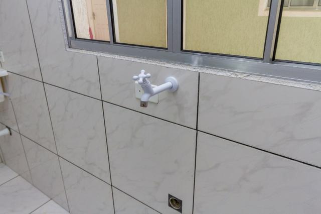 Apartamento ótimo, próximo ao terminal pinheirinho em frente ao mercado condor - Foto 6