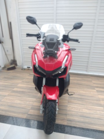 MOTO HONDA ADV