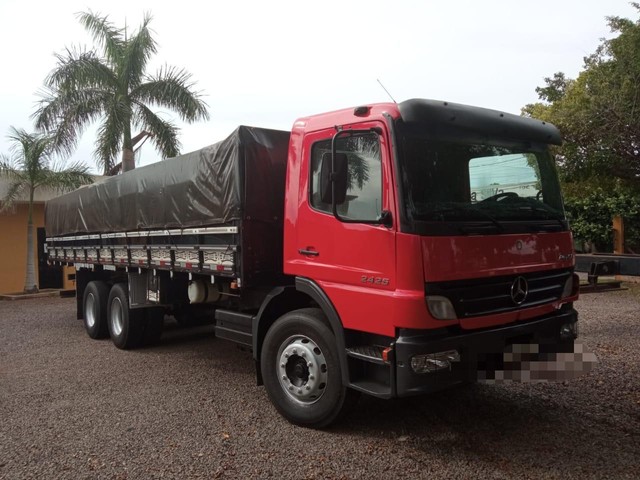 VENDO CAMINHÃO MERCEDES ATEGO 2425