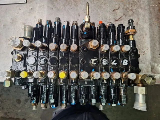 Comando Original Semi-Novo Para Bobcat E32 e E35 - Foto 6