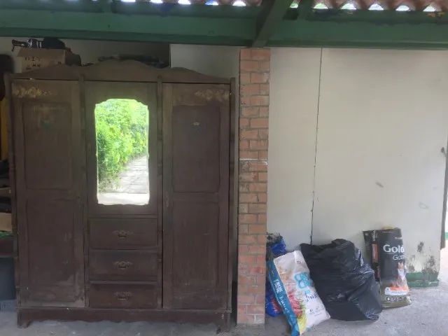 Antigo armário, madeira de lei !!!