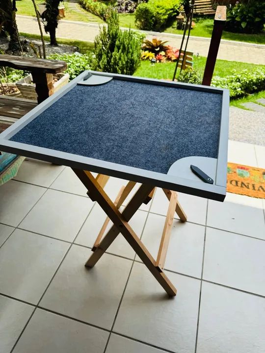 Mesa de Jogo Dobrável - Ideal para Jogos de Tabuleiro e Cartas e Dominó
