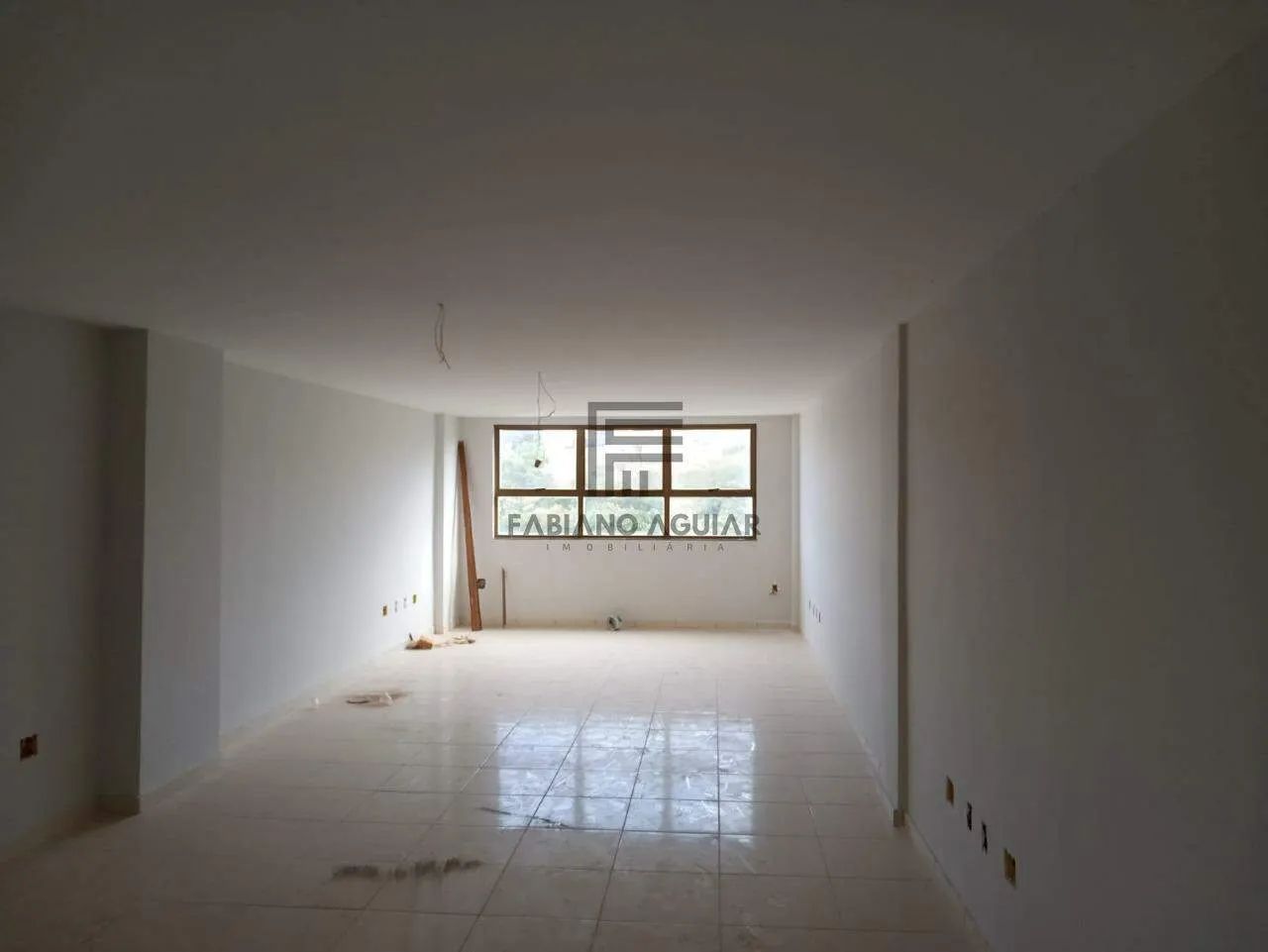 Ampla sala comercial no centro de Araruama - R$ 210.000,00 - Foto 4