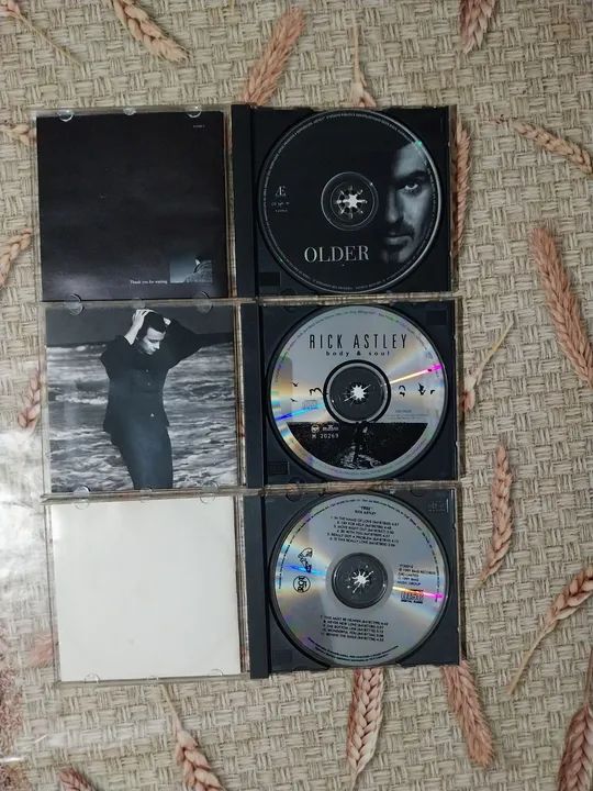 Cds lote de 09 cds originais usados em muito bom estado de conservação 100 reais o lote  - Foto 3