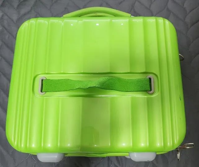 Frasqueira Travel Cool verde claro - Foto 2