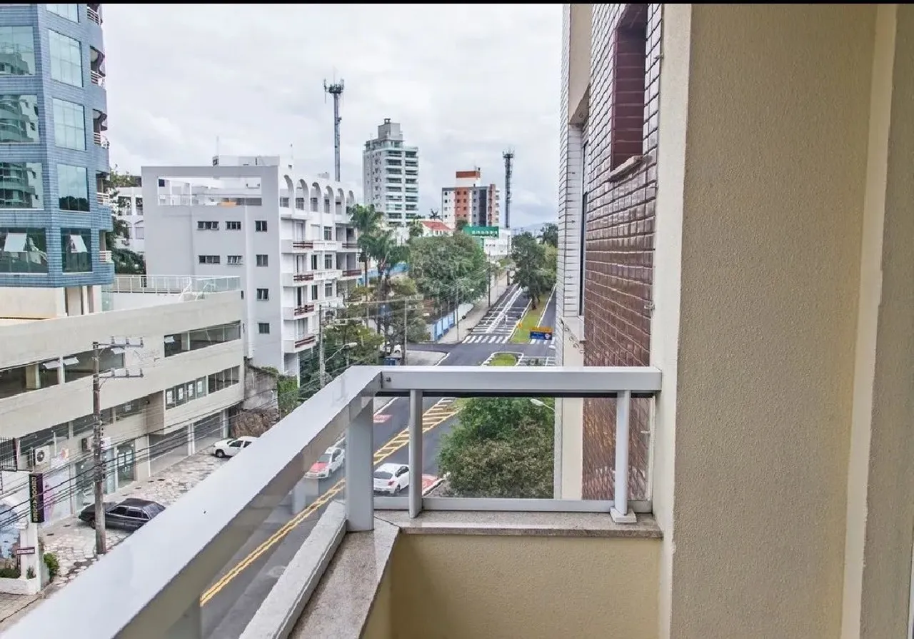 Apartamento 2 quartos, sendo 1 suíte a venda na Agronômica.