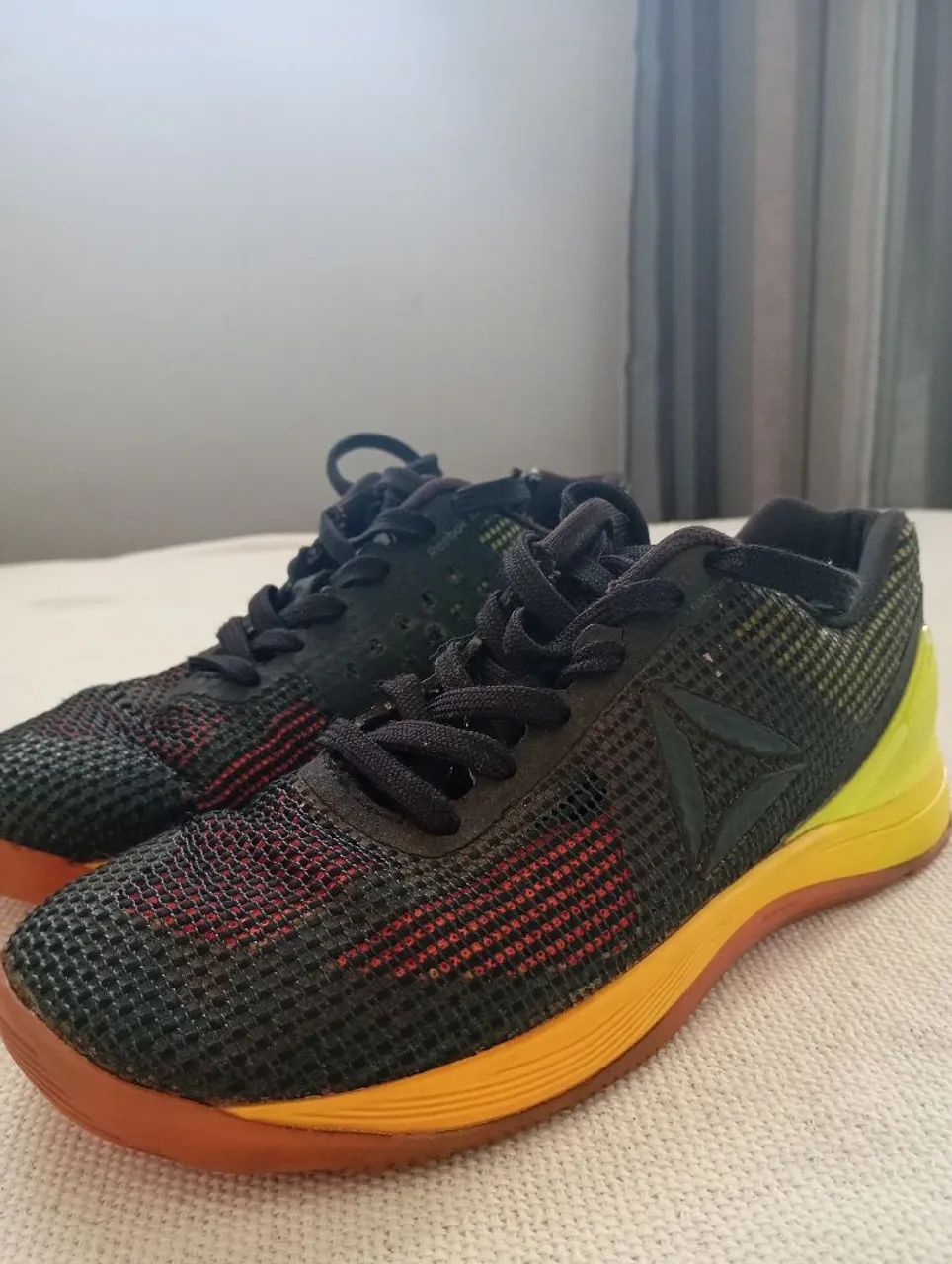 Tênis Reebok CrossFit Nano 7 - Preto com Detalhes Amarelo e Vermelho - Foto 3