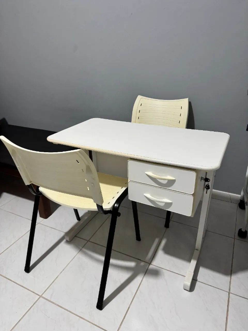 DOAÇÃO!!! Mesa de Escritório / Escrivaninha / Mesa de Estudos - Foto 4