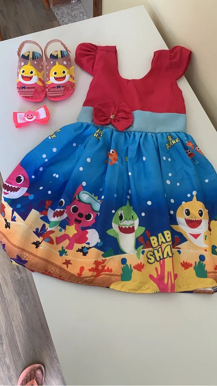 Vestido temático Baby Shark e acessórios Tam 2