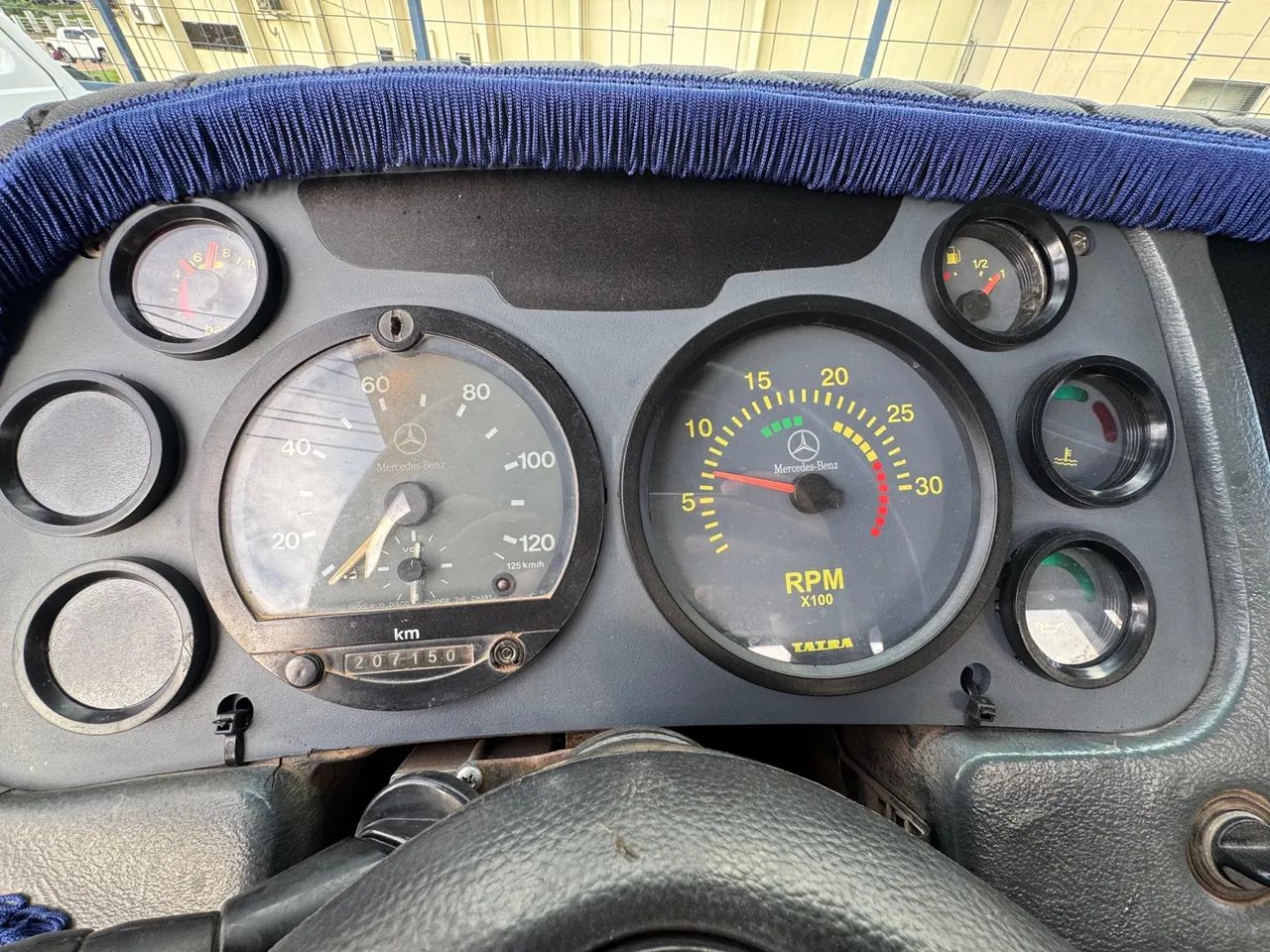 Caminhão Mercedes Benz 1620 - 2006 - Foto 2