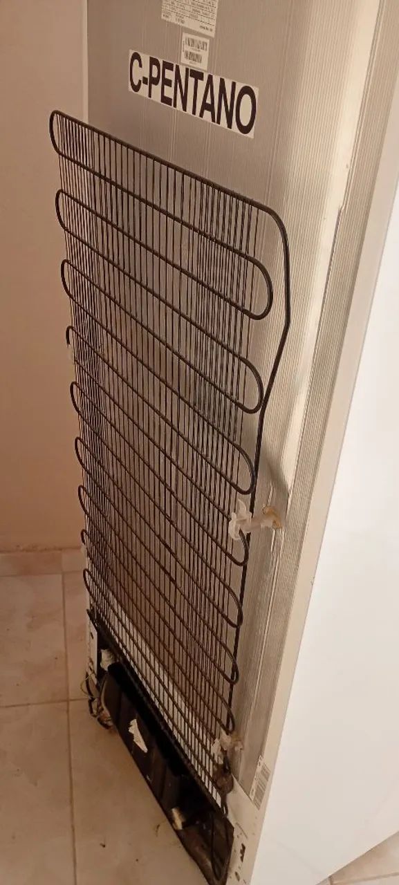 Vendo uma geladeira por 600 reais  - Foto 6