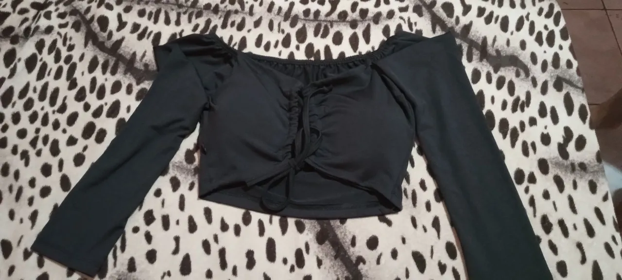 Blusa de renda preta - tamanho M