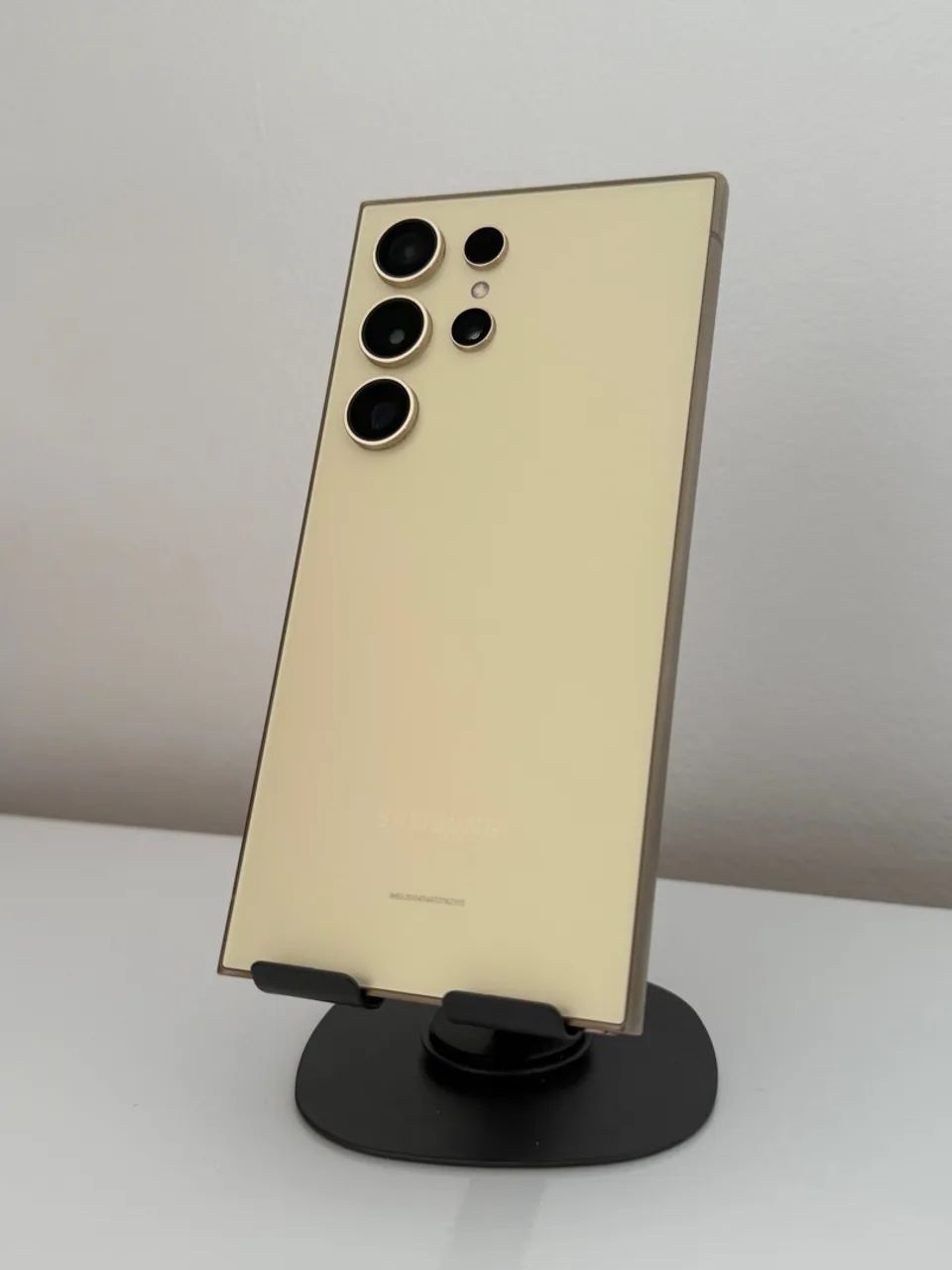 Samsung Galaxy S24 Ultra 256gb - Modelo americano - R$5990,00 ou em até 12x no cartão 
