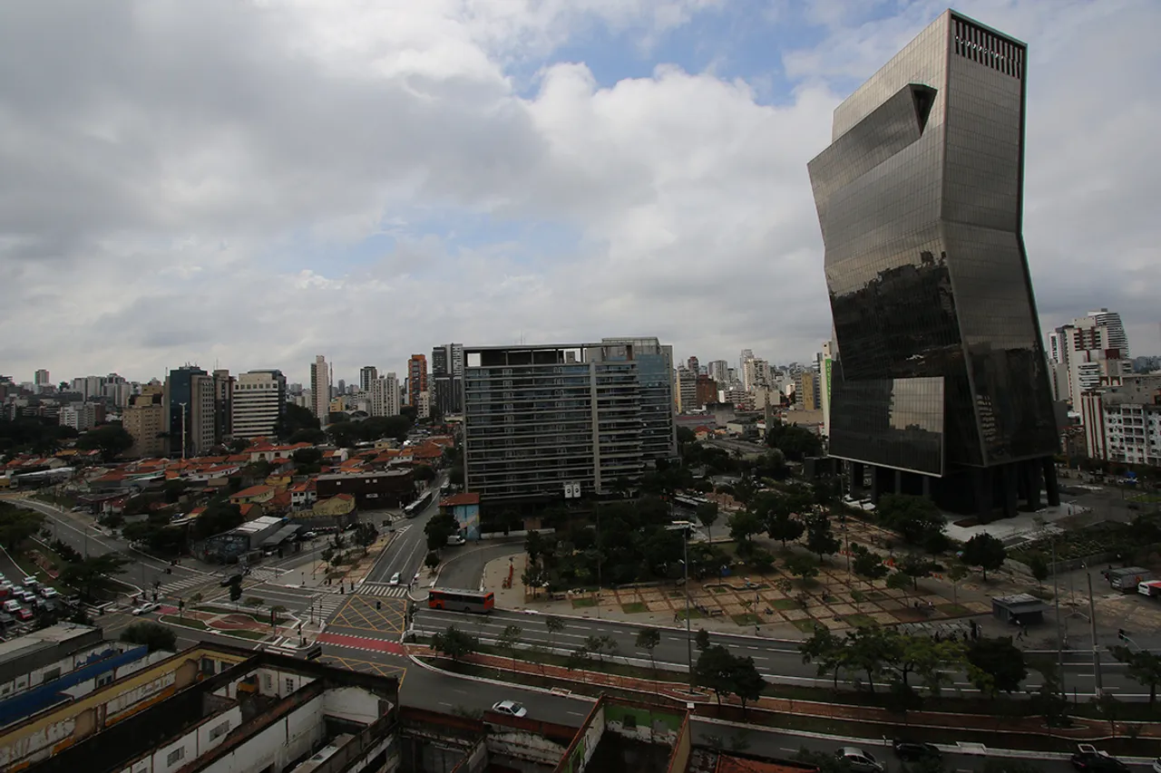 Studio decorado/Pitaya arquitetura, novo, Metro Faria Lima/Compre alugado