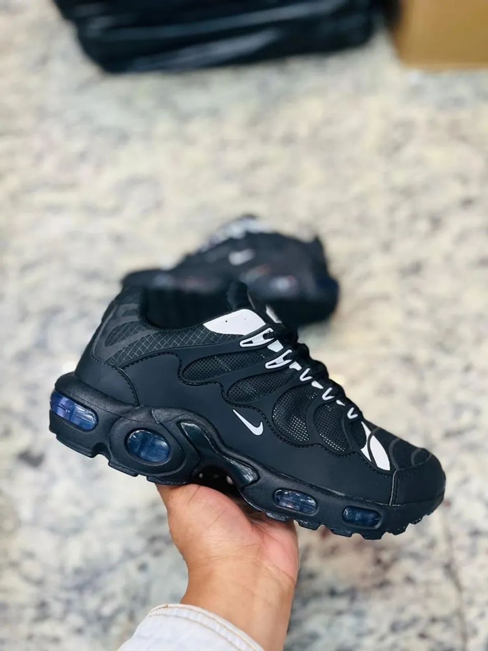 Tênis Nike Preto e Branco - Conforto e Estilo! - Foto 5