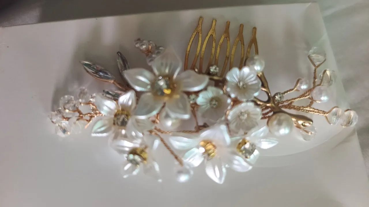 Presilha tipo pente para penteado.  - Foto 3
