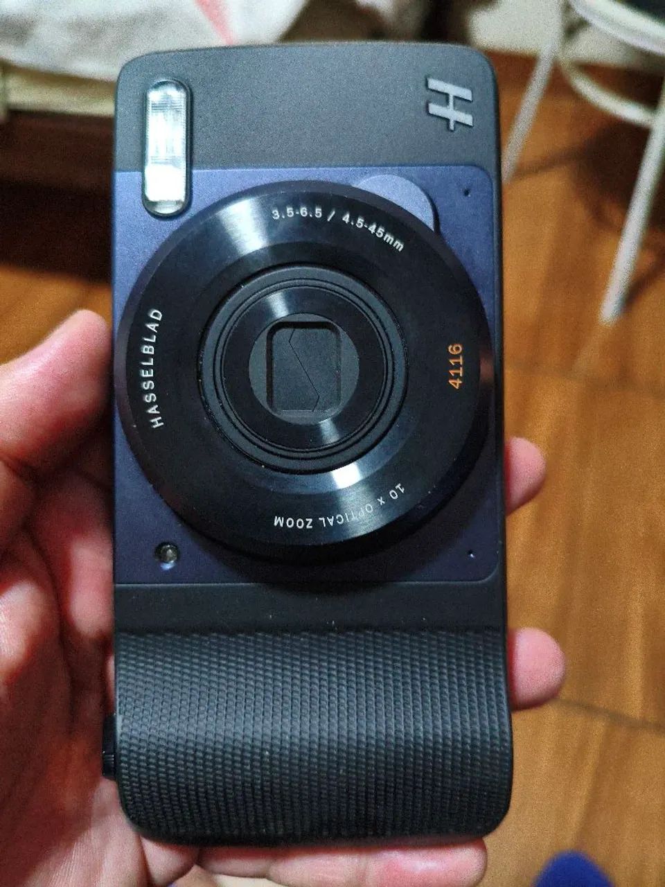 Câmera Hasselblad True Zoom Moto Mod