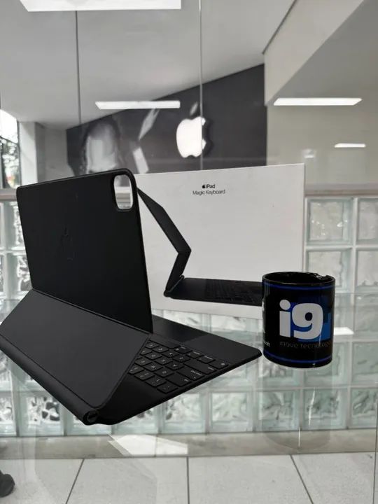 iPad Magic Keyboard Cor : Black  Compatibilidade:  iPad Pro 12.9? (3ª, 4ª, 5ª e 6ª GE )  - Foto 5