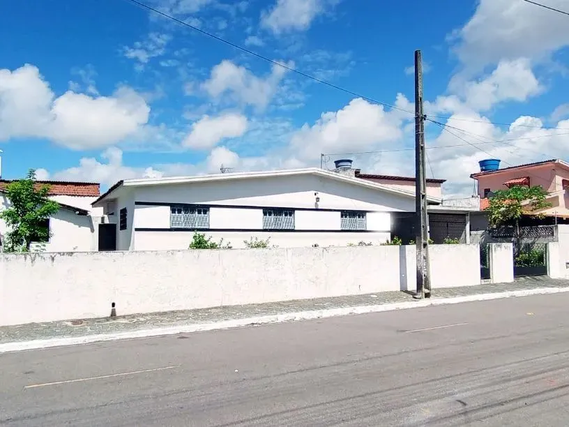 Casa em Jaguaribe, prox do Centro de João Pessoa, 3 quartos, 2 banheiros, espaço de sobra,