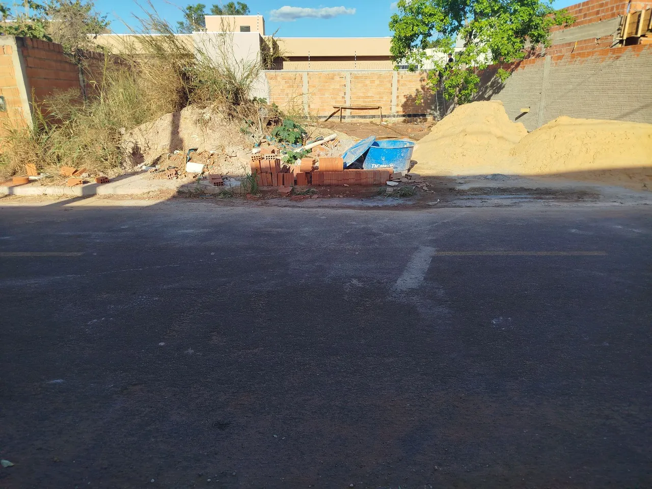 Lote na 409 Sul - Vendo ou troco em lote de menor valor (Plano Diretor Sul).