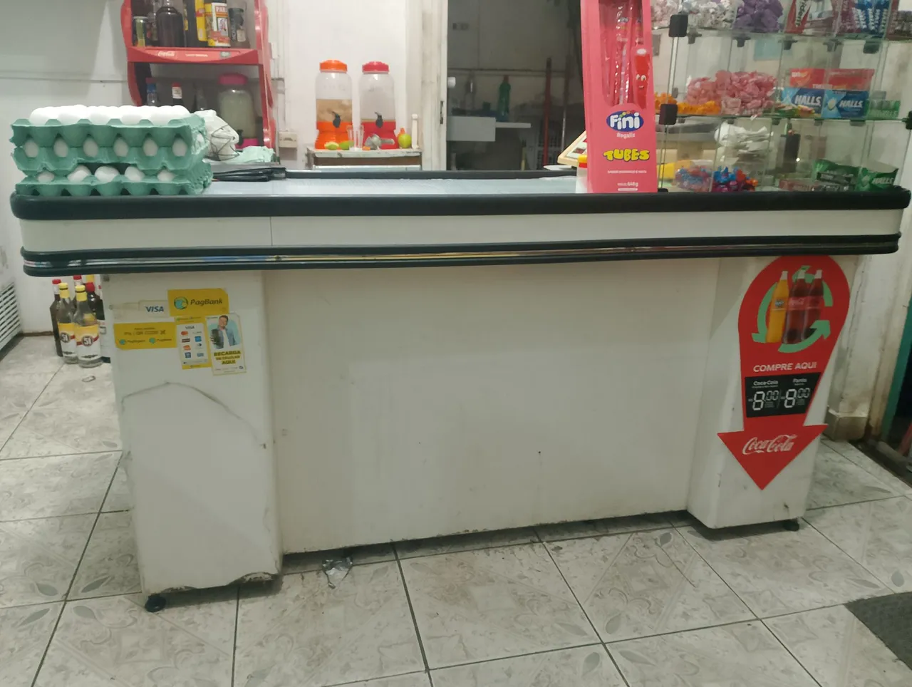 Balcão de atendimento comercial. Aceita proposta