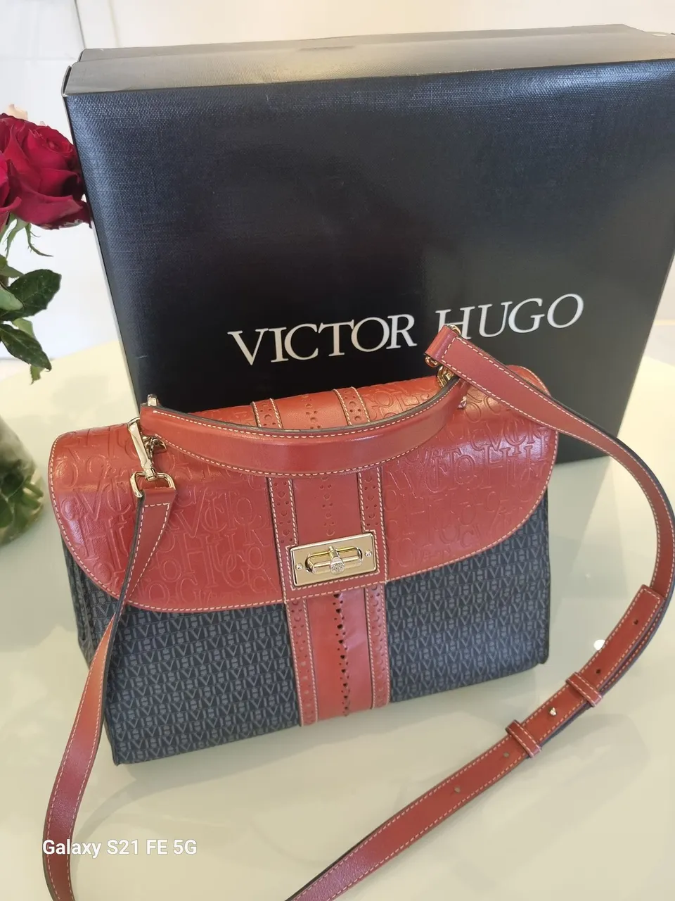 Bolsa Victor Hugo Elegante com Design Exclusivo