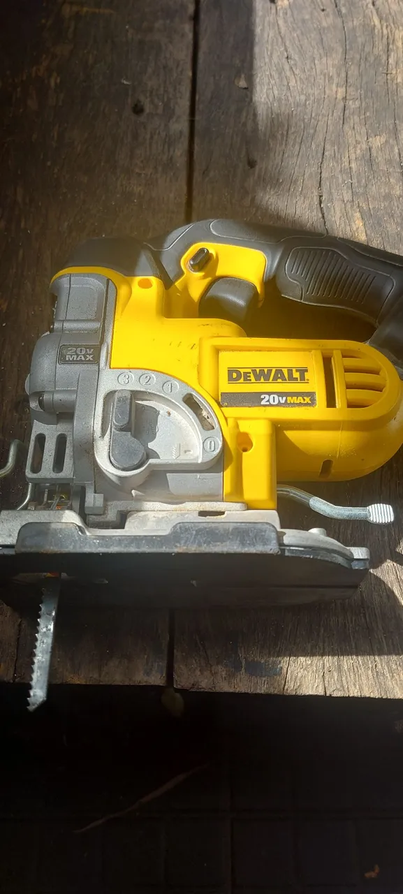 Serra Tico-Tico Dewalt 20V MAX