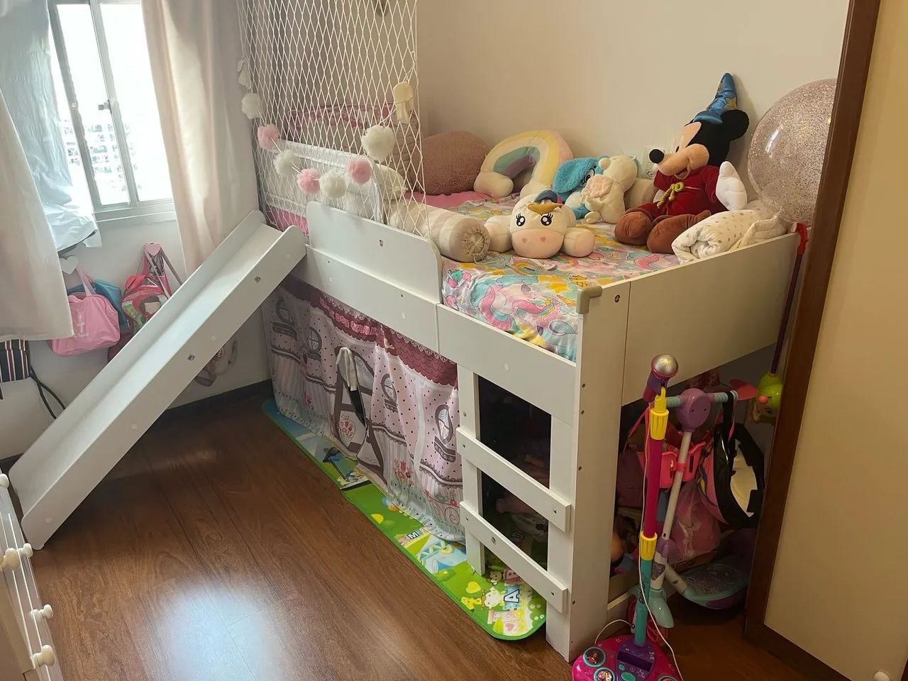 Cama Infantil com casinha e Escorregador