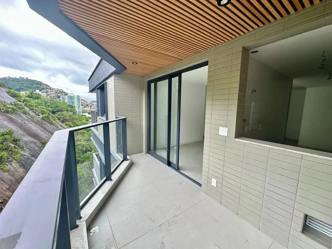 APARTAMENTO DE ALTO PADRÃO NO HILLSIDE PARK RESIDENCE - SANTA LÚCIA/VITÓRIA